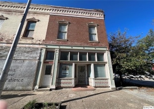 207 S Main Street, Hannibal, Missouri 63401, ,Commercial,For Sale,207 S Main Street,203036