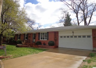 1221 S 26th, Quincy, Illinois 62301, 4 Bedrooms Bedrooms, ,3 BathroomsBathrooms,Residential,For Sale,1221 S 26th,203341