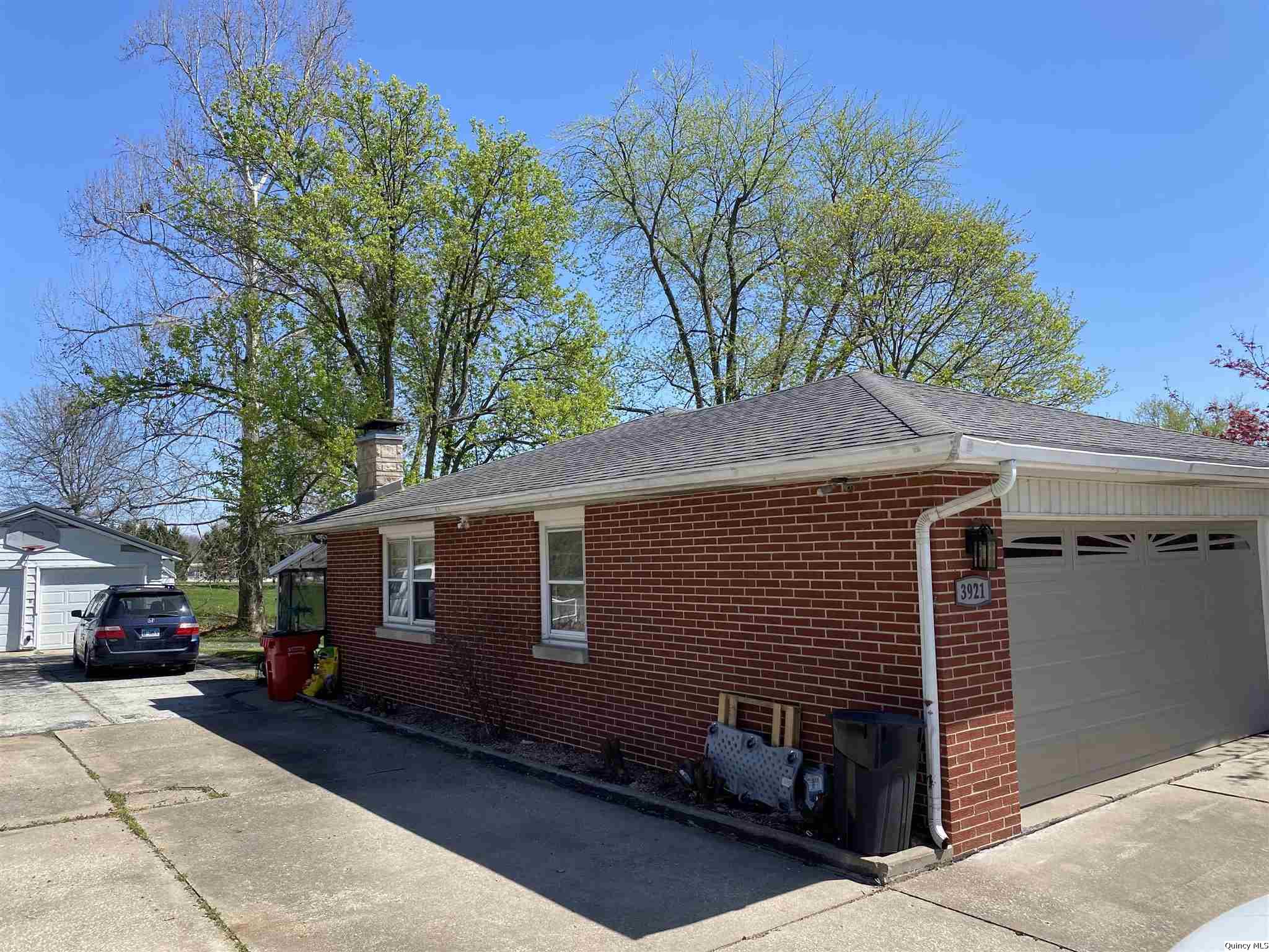 3921 S 24th, Quincy, Illinois 62305, 4 Bedrooms Bedrooms, ,2 BathroomsBathrooms,Residential,For Sale,3921 S 24th,203351